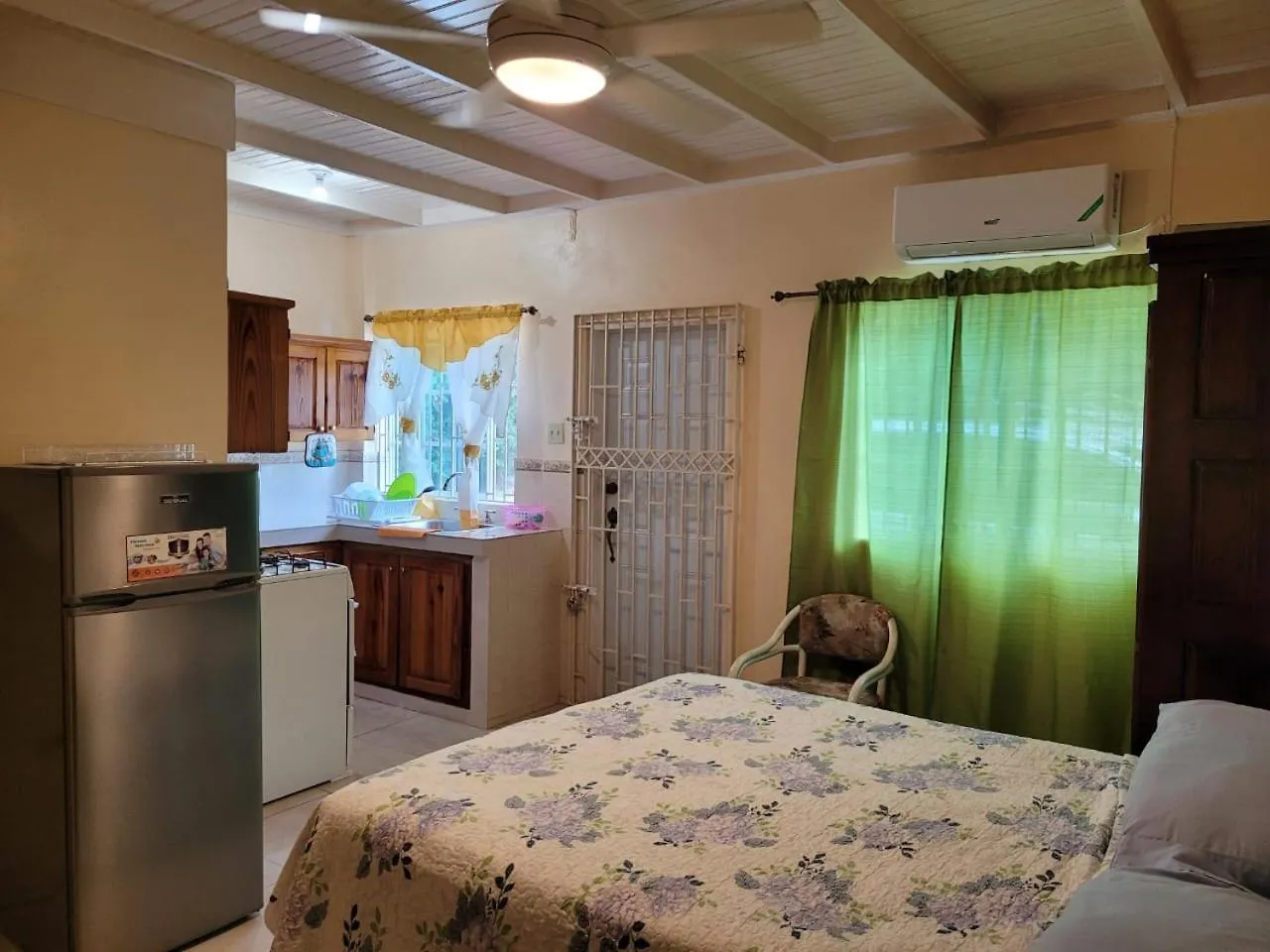 Апартаменты Great River Private Retreat Бухта Монтего